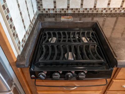 2017 Winnebago ADVENTURER - Photo 9