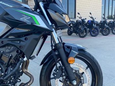 2025 Kawasaki Z500 ABS - Photo 9
