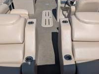 2014 Avalon CAT RL 24T - Photo 29