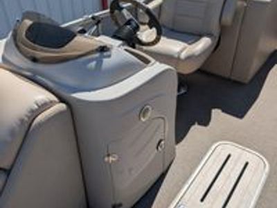 2014 Avalon CAT RL 24T - Photo 16