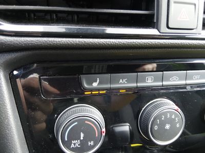 2023 Volkswagen Taos - Photo 17