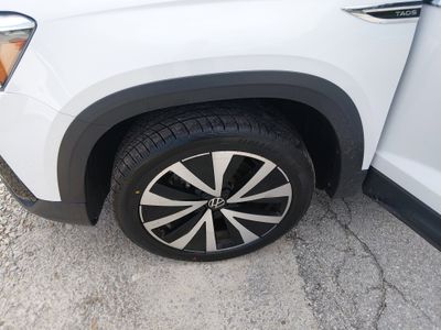 2023 Volkswagen Taos - Photo 10