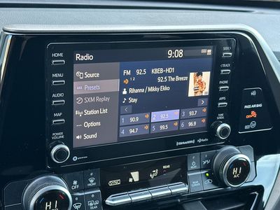 2020 Toyota Highlander - Photo 21