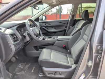 2024 Nissan Rogue — photo 16 view