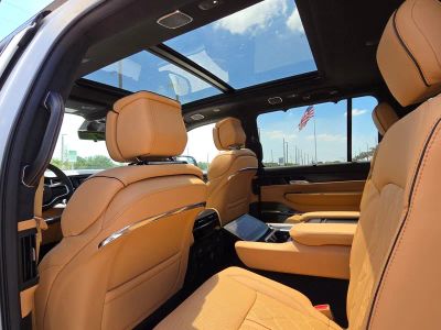2026 Jeep Grand Wagoneer L — photo 10 view