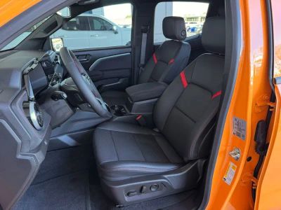 2025 Chevrolet Colorado - Photo 18