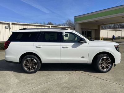 2026 Ford Expedition - Photo 2