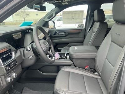 2026 GMC Yukon XL — photo 10 view