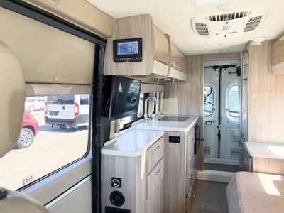 2023 Thor Motor Coach SEQUENCE - Photo 6