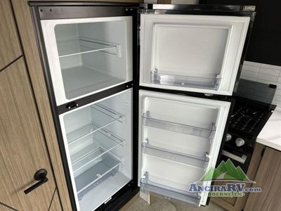 2025 Forest River RV Wildwood - Photo 13