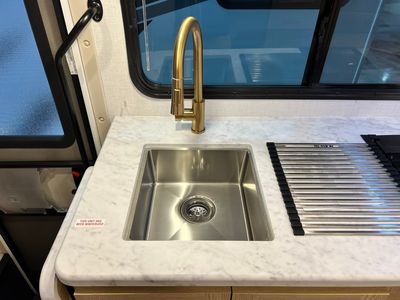 2026 Thor Motor Coach CHATEAU - Photo 8