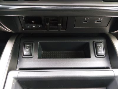 2024 Nissan Titan - Photo 18