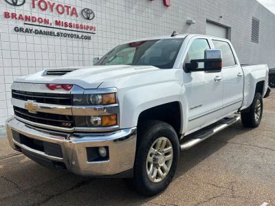 2018 Chevrolet Silverado 3500HD - Photo 2