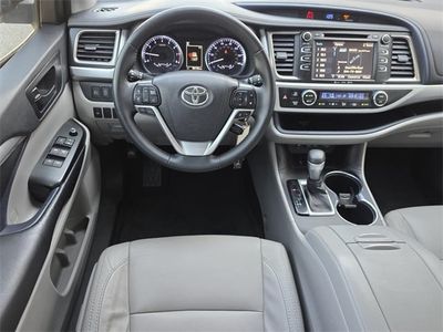 2019 Toyota Highlander - Photo 11