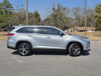 2019 Toyota Highlander - Photo 36