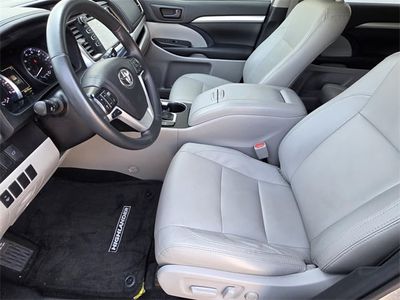 2019 Toyota Highlander - Photo 6