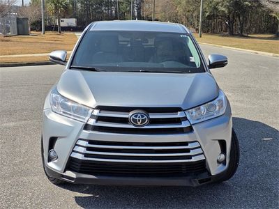 2019 Toyota Highlander - Photo 2
