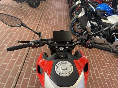 2025 CFMOTO 300NK - Photo 10