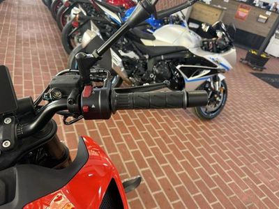 2025 CFMOTO 300NK - Photo 12