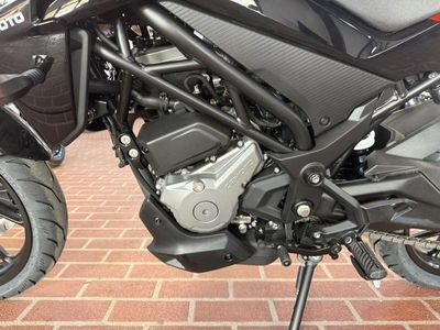 2025 CFMOTO 300NK - Photo 6