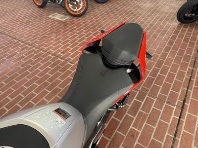 2025 CFMOTO 300NK - Photo 11