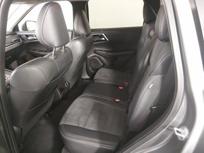 2024 Mitsubishi Outlander - Photo 22