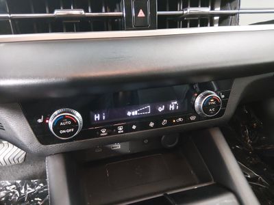 2024 Mitsubishi Outlander - Photo 19