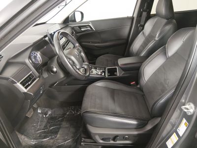 2024 Mitsubishi Outlander - Photo 21