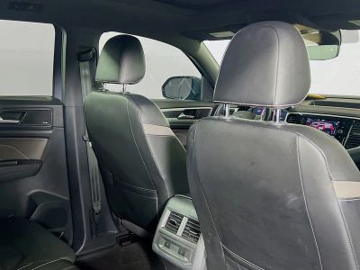 2021 Volkswagen Atlas Cross Sport — photo 21 view
