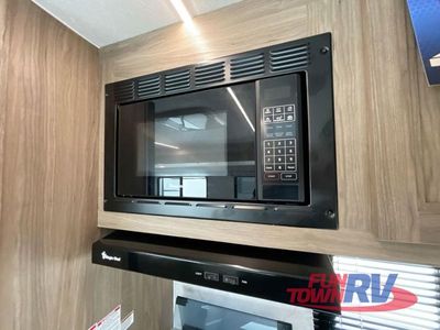 2025 Coachmen RV Freedom Express Ultra Lite - Photo 15