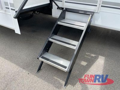 2025 Coachmen RV Freedom Express Ultra Lite - Photo 7