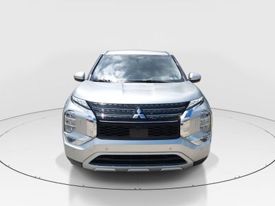 2024 Mitsubishi Outlander - Photo 2