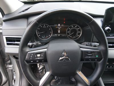 2024 Mitsubishi Outlander - Photo 12