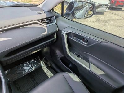 2024 Toyota RAV4 — photo 19 view