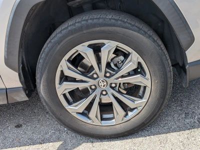 2024 Toyota RAV4 — photo 11 view