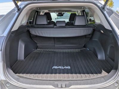 2024 Toyota RAV4 — photo 13 view