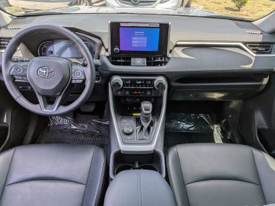 2024 Toyota RAV4 — photo 17 view