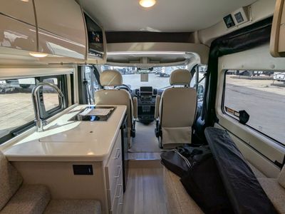 2026 Thor Motor Coach Rize — photo 11 view