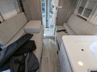 2026 Thor Motor Coach Rize — photo 15 view