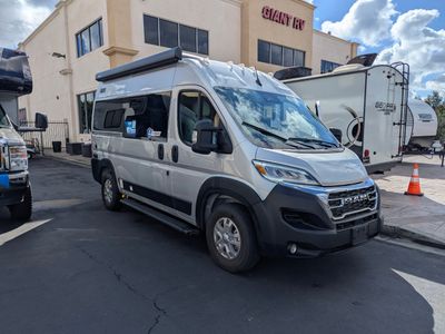 2026 Thor Motor Coach Rize — photo 18 view