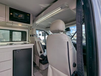 2026 Thor Motor Coach Rize — photo 8 view