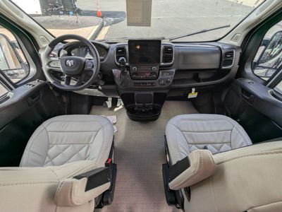 2026 Thor Motor Coach Rize — photo 9 view