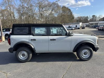 2026 Ford Bronco — photo 8 view