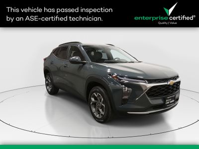 2025 Chevrolet Trax FWD 4dr LT — front three-quarter view