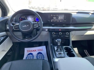 2024 Kia Carnival — photo 12 view