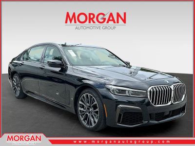 2020 BMW 7 Series 750i xDrive in Black Sapphire Metallic — front three-quarter view