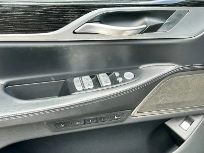 2020 BMW 7 Series — photo 18 view