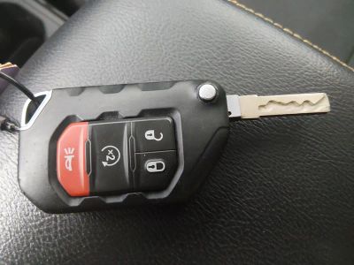 2025 Jeep Wrangler - Photo 15