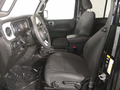 2025 Jeep Wrangler - Photo 19