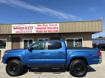 2017 Toyota Tacoma Double Cab — photo 8 view